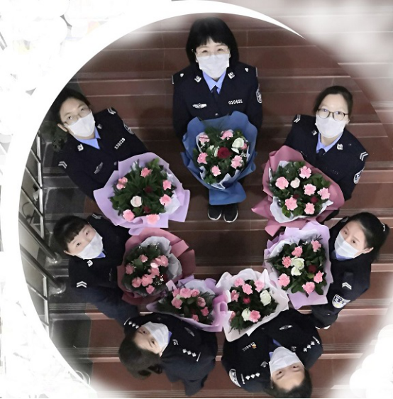【妇女节特辑】最美铿锵蓝，风雨更佳妍！