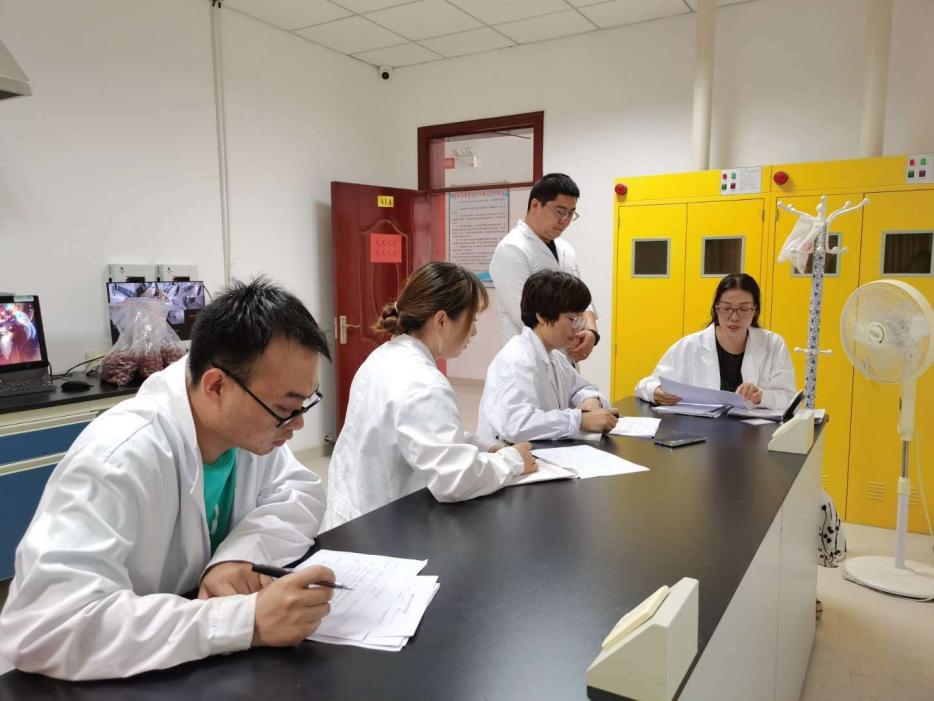 聚天红果业公司质检中心开展新员工实践操作培训