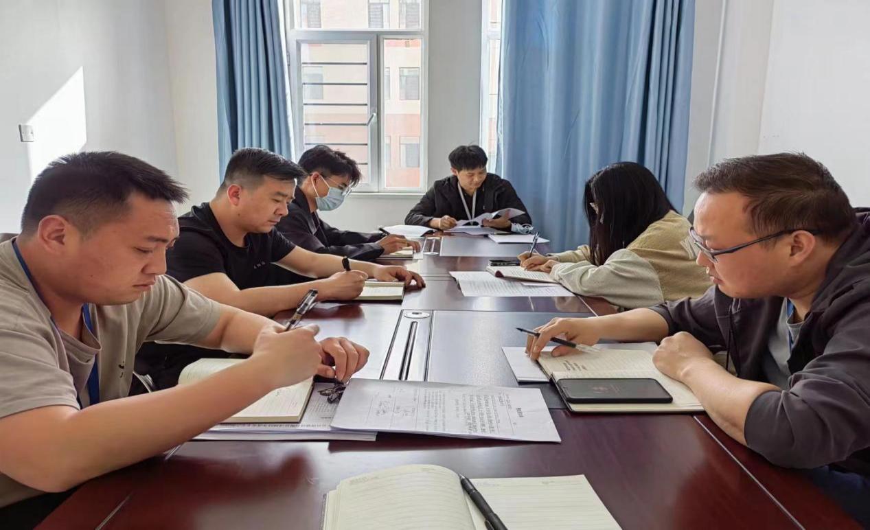 ​开展消防演练　筑牢安全之基--新疆西域学府投资建设有限公司阿拉尔物业分公司组织开展消防演练活动