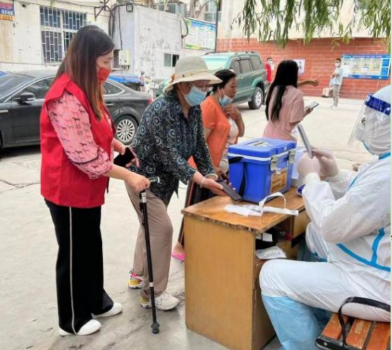 ​【榜样在身边】投身抗疫前线 展现党员风采   