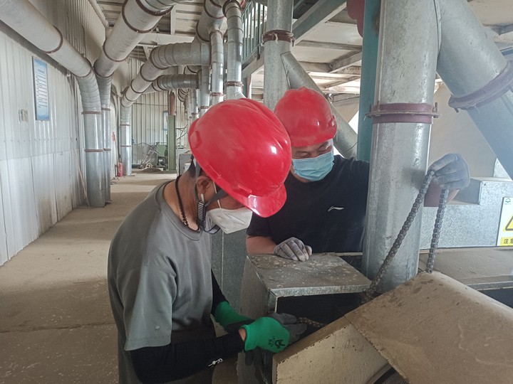 一师阿拉尔市鹏发棉业加工设备检修技改工作全面铺开