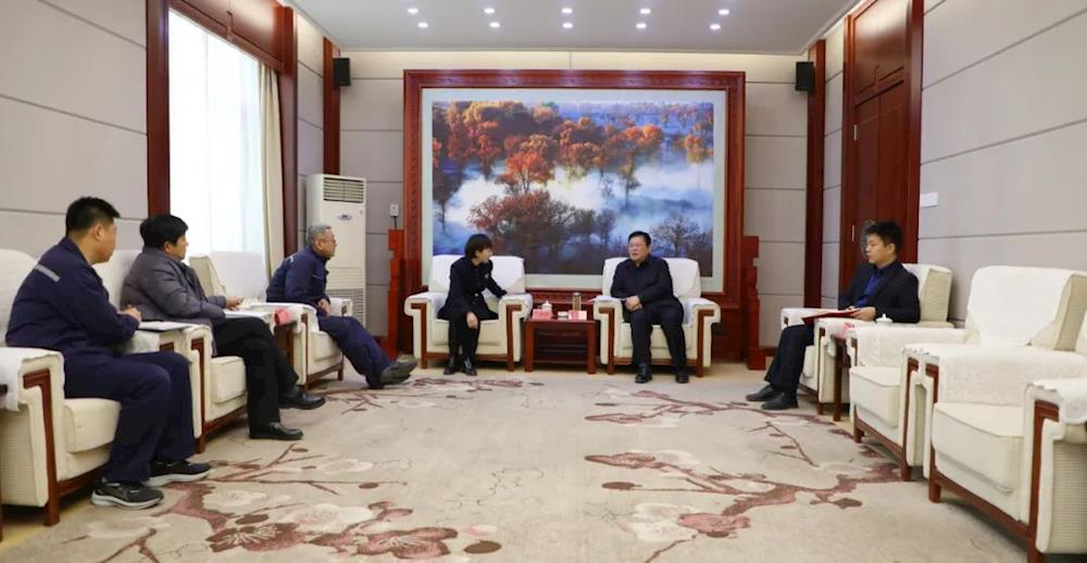 丁翊强会见中泰集团领导一行