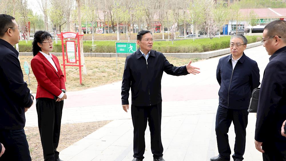 师市党委书记、政委丁翊强调研城市规划建设管理工作