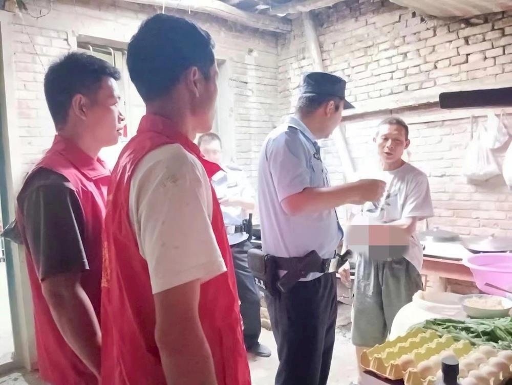 安全生产月丨十一团八连联合花桥派出所开展安全排查