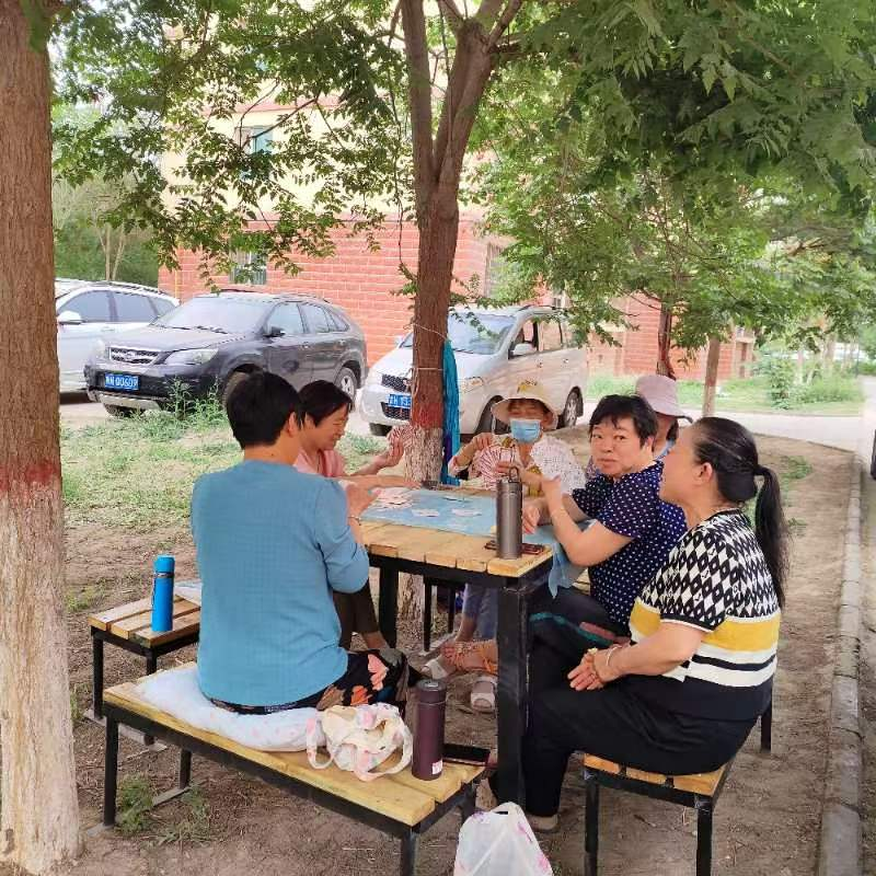 聚焦群众“急难愁盼”丨十一团纪委：协调添置桌椅 彰显为民初心