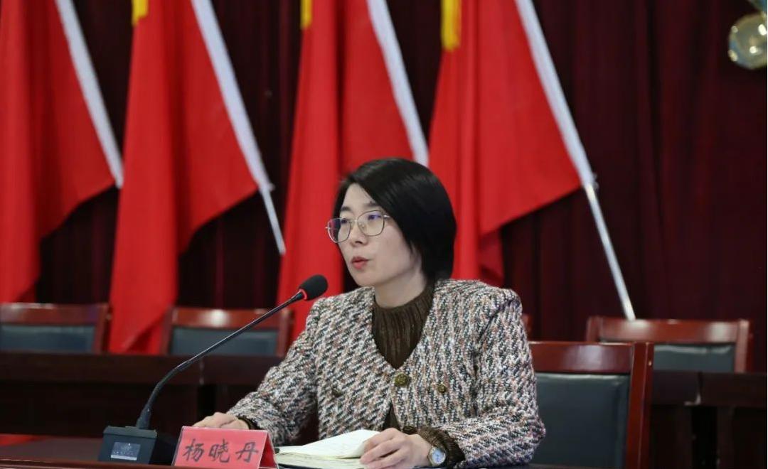十四团召开青年干部座谈会