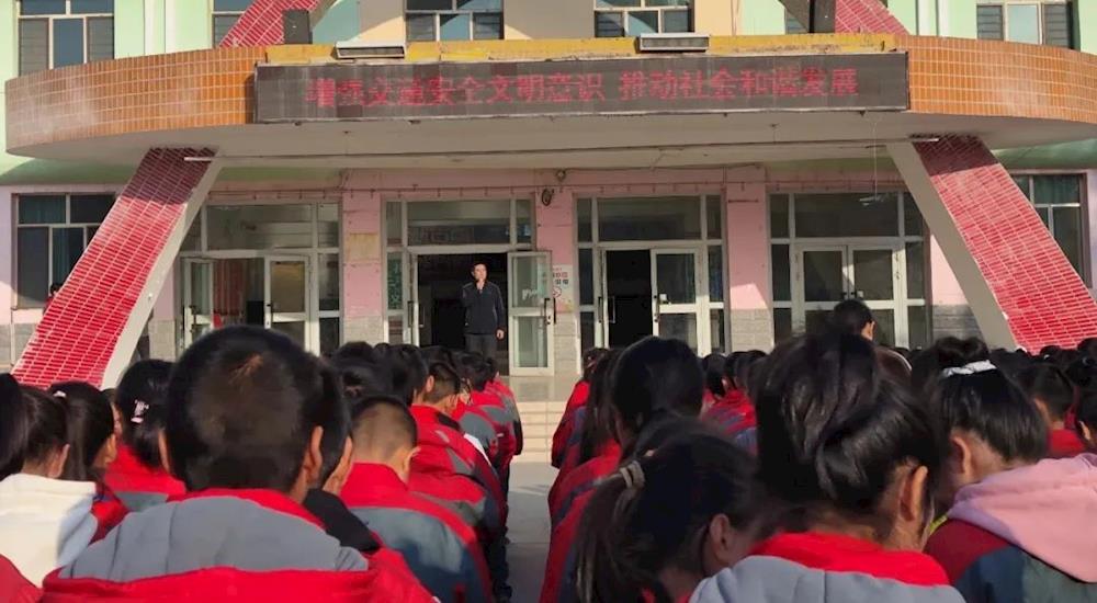 创城进行时 | 六团中学开展文明交通教育活动