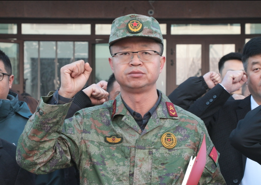 四团“12·4”国家宪法日活动：升国旗，宣宪法，弘扬法治精神