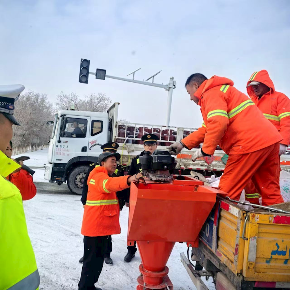 第一师阿拉尔市全力应对降雪、降温天气