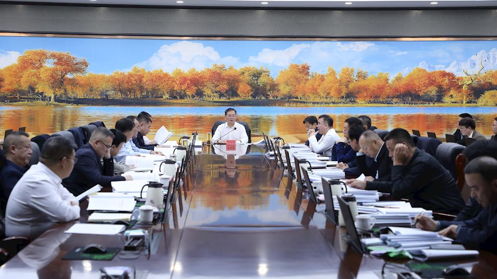 十二届师市党委常委会召开会议 传达学习贯彻习近平总书记近期重要讲话精神