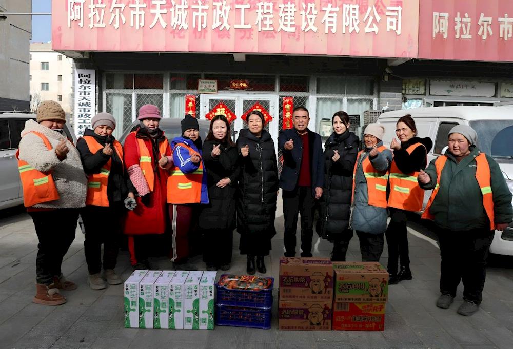 新春走基层丨曾晓春节前夕看望慰问坚守岗位的一线工作人员