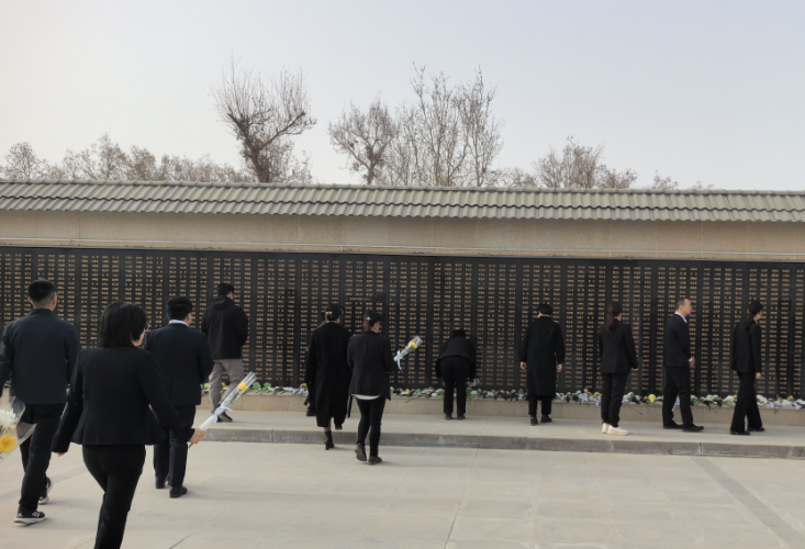师市财政局（国资委）组织开展“赓续·2025· 清明祭英烈”主题教育活动